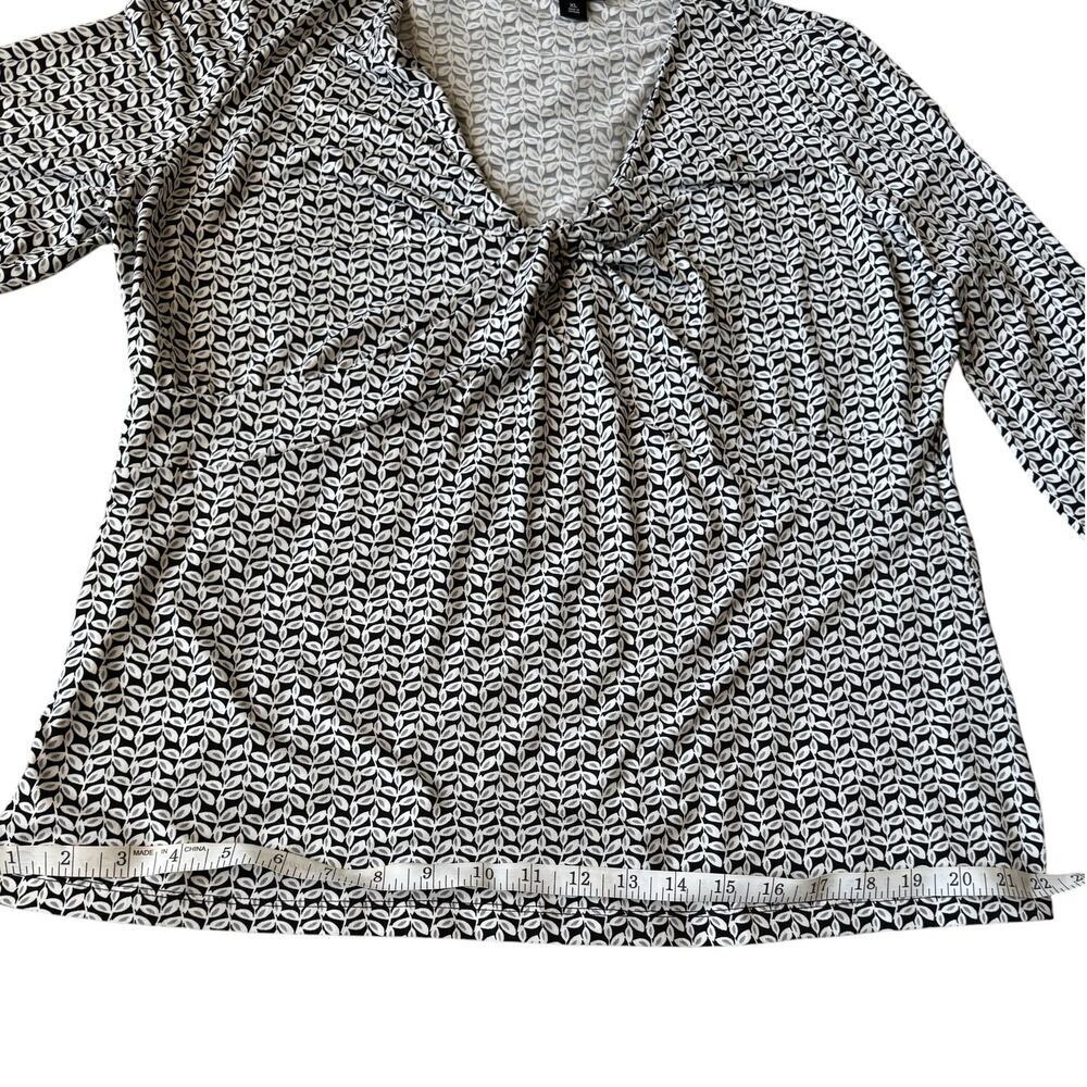 Knot Front Blouse in Black & White - Picture 6 of 6